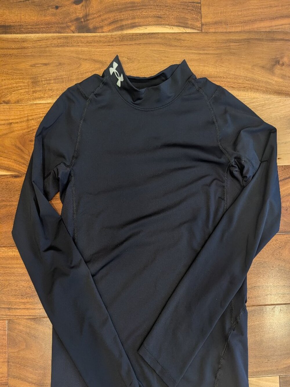 Youth XL - Under Armour Heatgear Long Sleeve mockneck (fitted)